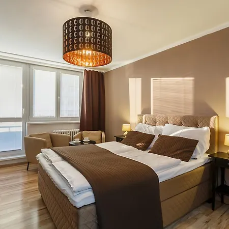 Golden Apartment *